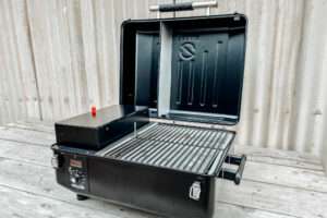 Z Grills Cruiser 200A Brand New Lid Open