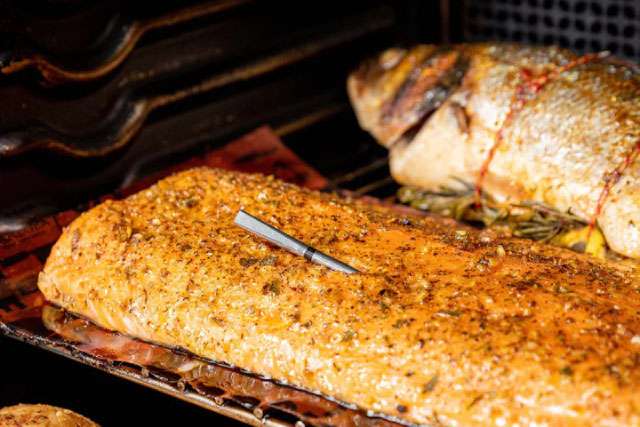The MEATER 2 Plus wireless meat probe in salmon smoking