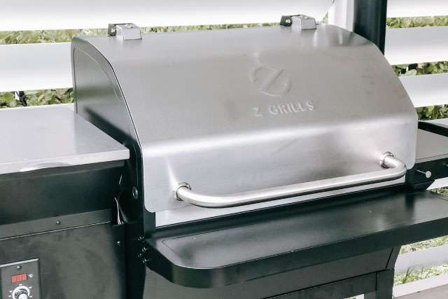Z Grills Powerhouse 10002B2E lid up close