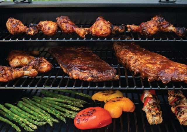 Smoking on the Z Grills BBQ Legend 1000D4E